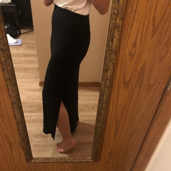 Old Navy black maxi skirt - Picture 2 of 3